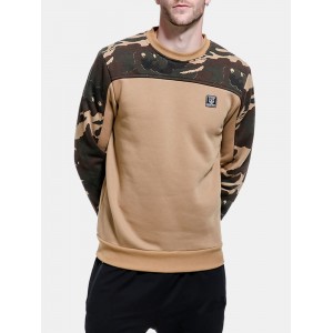 Men Camo Print Patchwork Applique Bodycorn Hem Pullover Sweatshirt